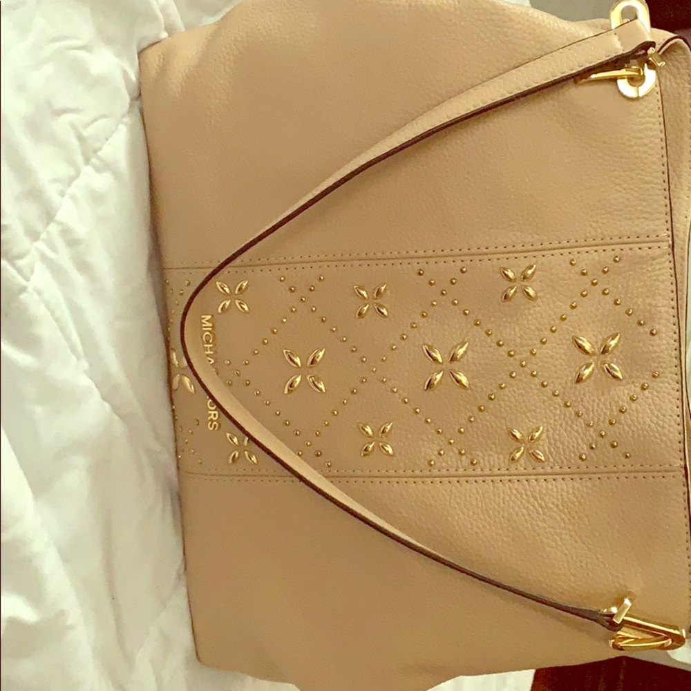 Micheal kors purse ! LAST PRICE DROP